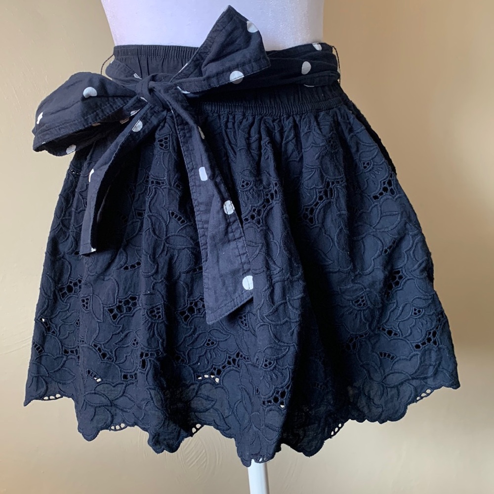 Hollister Lace Navy Blue Skirt w/ Navy Blue & White Polka Dot Belt Size S